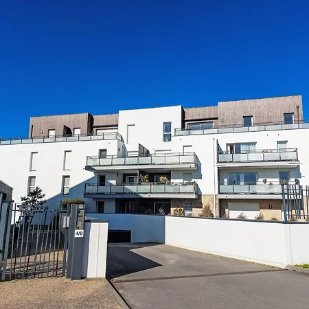 Grand Balcon- Piscine Et Proche Du Port By Interhome Apartment Arzon