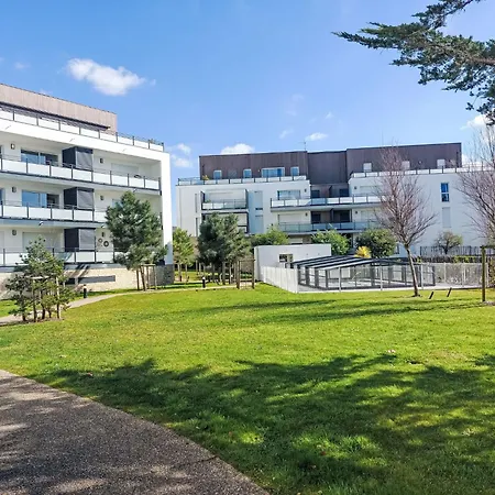 Grand Balcon- Piscine Et Proche Du Port By Interhome *